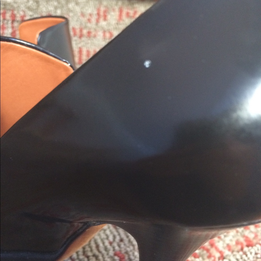 CELINE black leather/suede pointed toe heels - Picture 5 of 8